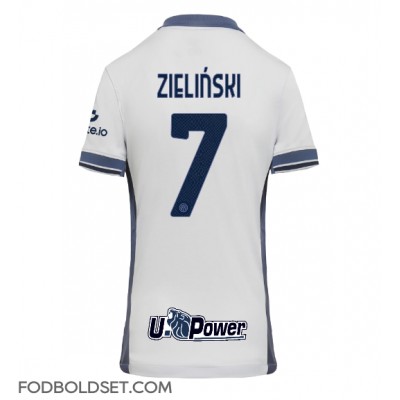 Inter Milan Piotr Zielinski #7 Udebanetrøje Dame 2024-25 Kortærmet Inter Milan Piotr Zielinski #7 Udebanetrøje Dame 2024-25 Kortærmet